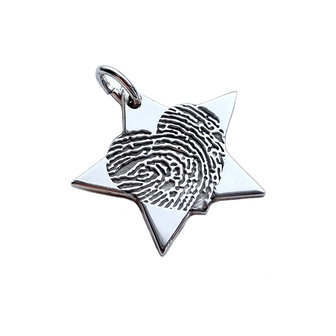 Zilveren hanger ster met vingerafdruk in hartvorm