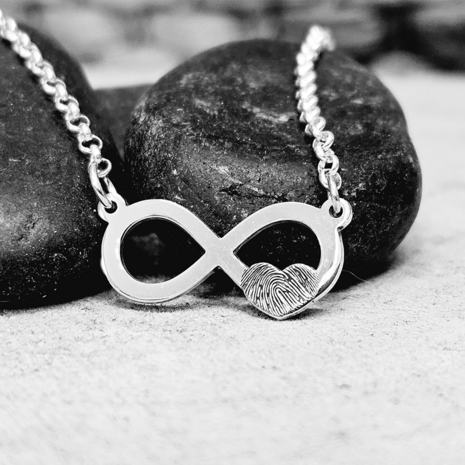 zilveren infinity ketting met vingerafdruk